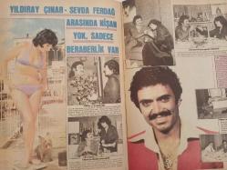 Pazar Haftalık Aktüalite Sinema Tiyatro Müzik ve Magazin Dergisi - 1974 Yılı - Sayı:972 - Fatma Belgen - Gönül Tansel - Mine Mutlu'nun derdi büyük - Ali Poyrazoğlu - Ülkü Özen, Yalçın Ateş için her şeyi terk etti - Brigitte Bardot - Emel Özden - Serdar Gökhan - Ünlüler Albümü: Seher Şeniz - Mehmet Arslan - Kartal Tibet - Eva Bender - Fatma Belgen - Selma Güney - Yılmaz Güney - Hasan Kazankaya - Tansu Sayın - Gülgün Erdem - Feridun Faruk Zat - Seher Şeniz - Yıldırım Gencer - Emel Özden - Yıldıray Çınar - Sevda Ferdağ arasında nişan yok, sadece beraberlik var - Cemil Demirsipahi - dansöz Aysel Tanju Yeşilçam'a küsüverdi - Semra Yıldız - Sevgi Şirin - Aynur Akarsu - Mesut Engin - Nazan Adalı nişanlandı - Varol Ürkmez - Kemal Konuk - Gizli nişandan görüntüler fotoğraf ve haberi - Tam Takım Dergi