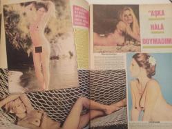 Pazar Haftalık Aktüalite Sinema Tiyatro Müzik ve Magazin Dergisi - 1974 Yılı - Sayı:971 - Gülşen Bubikoğlu - Emel Özden - Seher Şeniz gizli aşkını açıkladı - Arzu Okay - Deniz Erkanat - Seyhan KArabay - Gül Tener - 40 yaşındaki Brigitte Bardot sevgili değiştirmekte kimseye meydan bırakmıyor - ''Aşka hala doymadım'' - Semiha Yankı dört elle kendi yangınını körüklüyor - Ünlüler Albümü: Engin Çağlar - Hülya Koçyiğit - Ümit Utku - Zeynep Aksu - Filiz Akın - Türkan Şoray - Nevzat PEsen - Kerime Nadir - Ertem Göreç - Türkan Şoray - Fatma Girik - Engin Çağlar - Bilge Olgaç - Bülent Ersoy - Tansu Polatkan - Semiha Yankı - Nilüfer Koçyiğit - Feryal Koçyiğit - Selim Soydan - Geçmiş zaman olur ki - Fatma Girik - Varol Ürkmez - Reha Yurdakul - Vecdi Benderli - Erol Batıbeki - Kaleci Varol Ürkmez - Memduh Ün - Cahide Ün - Salih Tozan - Efgan Efekan - Hulusi Kentmen - Ajda Pekkan - Memduh Ün - Devlet Devrim - Zuhal Tan - Ertem Eğilmez - Durul Gence - Öztürk Serengil haberi - Tam Takım Dergi