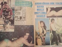 Pazar Haftalık Aktüalite Sinema Tiyatro Müzik ve Magazin Dergisi - 1974 Yılı - Sayı:969 - Seher Şeniz  - Neri Neril - Edwige Fenech - Ülkü Ülker 17 kilo vererek Yeşilçam'a döndü - Brigitte Bardot Havva Ana kılığında sizlerle buluşacak - Romalı Perihan eski defterleri karıştırıyor - Prens Bican - Arzu Okay - Mine Mutlu - Oya Peri işine dört elle sarıldı - İlhan Daner - Aynur Akarsu - Ünlüler Albümü: Perihan Savaş - Hüseyin Zan - Temel Gürsu - Aytaç Arman - Ceyda Karahan - Sezer İnanoğlu - Süreyya Duru - Halit Refiğ - Ünsal Emre - Nejat Saydam - Murat Ertan - Oya PEri - İlhan Daner - Serdar Gökhan evine yerleşmek isteyen Mualla Omay'ı zorla savabildi - Muhterem Nur, Efgan Efekan'a dut gibi aşık olmuştu -  Nazan Ece - Serdar Gökhan - Muhterem Nur - Efgan Efekan - Deniz Erkanat - Çolpan İlhan - Semra Yıldız - OYa Peri - Sabina - Gülsüm Kamu - Erdem Buri - İsmet Ay - Dario Moreno - Kutsi Beğdeş - Benli Belkıs fotoğraf ve haberi - Tam Takım Dergi