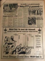 HÜRRİYET GAZETESİ 23 NİSAN 1967 YIL :19 SAYI :6817-Tarkan,Sezgin Burak-Yunanistan  da ki İhtilali Albaylar  Yaptı --Yunan subayı oldukları sanılan 3 kişi bize iltica etti ---23 Nisan Bayramı Kutlanıyor ---Demirel  : Her şeyden evvel demokrasi yerleşti --İlaçlı lokumdan birer tane yiyince  cepteki 4.500 Mark uçuverdi ---Şehir Tiyatroları  edebi kurulu  için tahsilli aday bulunamıyor ----Johnson a Almanya da suikast  hazırlanmış ---Atatürk ün kurşun geçmez Cadillac ı Kadıköy -Üsküdar  arasında dolmuş yapıyor ---Fenerbahçe PTT 'yi yenemedi : 1-1---Beşiktaş -H.Tepe --Molnar ,ailece futbol okulu açtı ---Bir Çekoslovak diplomatı  hudut harici ediliyor --Bu darbeyi  Kral ın hazırladığı  şüphelidir ---Deniz ve hava kuvvetlerinin  durumu belli değil -Selanik te ki 3. ordu şimdilik tarafsız ---
