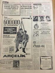 HÜRRİYET GAZETESİ 4 KASIM 1966 YIL :19 SAYI :6652---İktidar ile Muhalefet  arasında  bahar havası ---Damatlar ikiz ,gelinler kardeş  ---Eski İzmir Valisi nin kızı İstanbul Valisi nin  eşine trafik dersi veriyor ---Beynelmilel dolandırıcı  Alman çiftinin  yeni işleri ortaya çıktı ---Sümerbank ,Suudi Arabistan  da Mağaza Açtı ---Sinema karaborsacıları ile mücadeleye başlandı --On itfaiyeci ile dört asker  yanarak öldü ---Fenerbahçe Nedim kadro dışı kaldı ---İngiltere ile Çekoslovakya Yenişemedi: 0-0---Fenerbahçe ve Beşiktaş Bugün Kampa Girecek ---Hakem Beykozlu  Vural ı oyundan attı fakat cezayı Abdürrahim aldı --Ali Şahin ,rakibini  evire çevire yendi ve kaburgalarını  çatlattı --Medved  in yanından ayrılmayan Ayık ona bol bol  salem sigarası  ikram etti ---Çıplak göğüs modası aldı yürüdü --Sibirya da bulunan dev Kristale küçük adı verildi ---