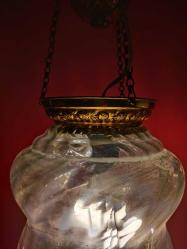 14593-MUHTEŞEM GÜZELLİKDE ANTİKA PİRİNÇ DÖNEM CAMLI ASANSÖRLÜ AVİZE