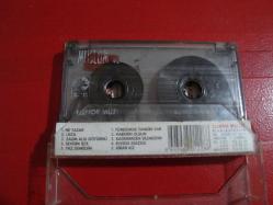 MÜSLÜM GÜRSES NE YAZAR USTA ESKİ BANDROL KASET.(Açıklamayı Okuyunuz)