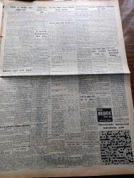 Vatan Gazetesi - 5 Aralık 1954 - Askerliğimizde Spor Yazan Ahmet Emin Yalman Köşe Yazısı - Yeni Kar Hadleri Kararı Yürürlüğe Girdi - Müslüman Kardeşler'in Liderlerinden Hudeybi Ve Aptüllatif İdama Mahkum Edildi - İsmet İnönü Bedii Faik'i Cezaevinde Ziyaret Etti - Kapalıçarşı Yangını Sebebi Anlaşıldı - Sineması Muhallebici Ve Dolmuşlara Zam Yapıldı - İzmir'de Şekersizlik Had Bir Safhada - Otomobil Sevdası Yazan İsmail Ateş Yazı Dizisi - İstanbul Kız Lisesi'nin Açılışı Geri Kaldı - Adnan Menderes Winston Churchill'i Tebrik Etti - Papa Halka Hitap Edecek - Dün Gece Yapılan Basketbol Karşılaşmaları - Fenerbahçe Galatasaray maçı - Beyşehir'de Linyit Damarları Bulundu - Sultan İkinci Abdülhamid'in Selanik'e Götürülmesi - Osmanlı Tarihinden Sayfalar Yazan Feridun Fazıl Tülbentçi Yazı Dizisi - Kleopatra Yazan Emil Ludwig Yazı Dizisi - Siperler İçin Mi Tanklar İçin Mi Milyonlar Harcanmalı - Sir Julius Levy'nin Yükselişi Yazan Daphne Du Maurier Yazı Dizisi - Gilda Mücevher - Gripin - Radyo