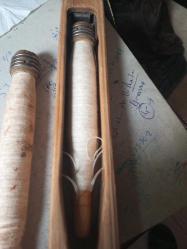 45 cm ahşap kilim ve halı mekiği takılı ahşap makarası ve yedeği ile birlikte