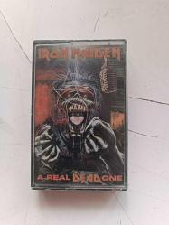 IRON MAIDEN - A REAL DEAD ONE - KASET   KASET ÇOK NADİR   ( NO 1051