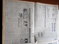 Vatan Gazetesi - 10 Aralık 1959 - Demokrat Parti Meclis Grubu Bugün Toplanıyor - CHP Genel Sekreteri İsmail Rüştü Aksal Dün Samsun'da Adnan Menderes'e Cevap Verdi - Amerikan Başkanı Eisenhower Önce Kabile Oradan Da Delhi'ye Gitti - Sağlık Bakanı Lütfi Kırdar Rusya'ya Gitti - Emekli Aylıkları İle İlgili Teklif - Bediüzzaman Saidi Nursi Mevlana Türbesini Ziyaret Etti - Şikayet Kervanı Üyeleri - Duru Göl Yazan İlhan Tarus Yazı Dizisi - 84 Doktor Gece Nöbeti Tutmayı Kabul Etti - Ben Artık Farah Diba Değilim Hayatım Tamamen Şaha Aittir - Yörük Mutfak Margarini - Politika Ve Ötesi Yazan Sadun Tanju - Ben Kimim Yazan Theresa Charles Yazı Dizisi - Fikir Sanat Yazan Yaşar Yeniçeli - Lüp Lüp Amca Çizgi Roman - Tonton Agah Çizgi Roman Sade Yalçın - Stiv Roper Çizen Saundes Ve Waggon - Fenerbahçe Nice Maçının Yeri Bugün Belli Oluyor - Fenerbahçeli Seracettin'e Bir Ay Müsabaka Yok - Galatasaray Bu Sabah İzmir'e Gidiyor - Feriköy Vefa'yı da Dize Getirdi - Finlandiya Roma Olimpiyatlarına Katılacak