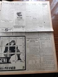 Vatan Gazetesi - 10 Aralık 1959 - Demokrat Parti Meclis Grubu Bugün Toplanıyor - CHP Genel Sekreteri İsmail Rüştü Aksal Dün Samsun'da Adnan Menderes'e Cevap Verdi - Amerikan Başkanı Eisenhower Önce Kabile Oradan Da Delhi'ye Gitti - Sağlık Bakanı Lütfi Kırdar Rusya'ya Gitti - Emekli Aylıkları İle İlgili Teklif - Bediüzzaman Saidi Nursi Mevlana Türbesini Ziyaret Etti - Şikayet Kervanı Üyeleri - Duru Göl Yazan İlhan Tarus Yazı Dizisi - 84 Doktor Gece Nöbeti Tutmayı Kabul Etti - Ben Artık Farah Diba Değilim Hayatım Tamamen Şaha Aittir - Yörük Mutfak Margarini - Politika Ve Ötesi Yazan Sadun Tanju - Ben Kimim Yazan Theresa Charles Yazı Dizisi - Fikir Sanat Yazan Yaşar Yeniçeli - Lüp Lüp Amca Çizgi Roman - Tonton Agah Çizgi Roman Sade Yalçın - Stiv Roper Çizen Saundes Ve Waggon - Fenerbahçe Nice Maçının Yeri Bugün Belli Oluyor - Fenerbahçeli Seracettin'e Bir Ay Müsabaka Yok - Galatasaray Bu Sabah İzmir'e Gidiyor - Feriköy Vefa'yı da Dize Getirdi - Finlandiya Roma Olimpiyatlarına Katılacak