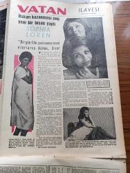 Vatan Gazetesi - 15 Nisan 1962 - Yılanların Öcü Filmi Tam Sayfa İlanı - Şevket Süreyya Aydemir Köşe Yazısı - Subaylara Af Tasarısı Bugün Hafta Mecliste - Genelkurmay Başkanı Cevdet Sunay Ve Kuvvet Kumandanları Kütahyaya Gitti - Devlet Bakanı Nihat Su Tek Başına Siyasi Af Huzur Getirmez Dedi - 147'ler İşi Kapanırken Yazan Haldun Taner - Filmciler Sansüre Cephe Aldı - Elektriğe De Zam Yapılacak - Çağlayanlı Vadi Yazan Mustafa Necati Sepetçioğlu Yazı Dizisi - 1747'den Günümüze Kadar Ordu Ve Politika Yazan Nizamettin Nazif Tepedenlioğlu Yazı Dizisi - Oscar'ı Kazanması Onu Yeni Bir İnsan Yaptı Sophia Loren - Kuzeyli İlahe Anita Ekberg - Chapman Raporu Yazan İrving Wallas Yazı Dizisi - Alain Resnais'in Dünyası - Meşrutiyet Kıraathanesi Yazan Rıfat Ilgaz - Fikret Hakan - Kadir Savun - Ali Şen - Fakir Baykurt - Müzik Yalçın Tura - Aliye Rona - Fenerbahçe Karşıyaka'yı Eze Eze Yendi - İstanbulspor Altay'ı Açık Farkla Mağlup Etti - Spor Toto'da 34. Hafta Hasılatı - PTT Takımı Feriköy'ü Yendi