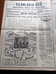 Vatan Gazetesi - 15 Nisan 1962 - Yılanların Öcü Filmi Tam Sayfa İlanı - Şevket Süreyya Aydemir Köşe Yazısı - Subaylara Af Tasarısı Bugün Hafta Mecliste - Genelkurmay Başkanı Cevdet Sunay Ve Kuvvet Kumandanları Kütahyaya Gitti - Devlet Bakanı Nihat Su Tek Başına Siyasi Af Huzur Getirmez Dedi - 147'ler İşi Kapanırken Yazan Haldun Taner - Filmciler Sansüre Cephe Aldı - Elektriğe De Zam Yapılacak - Çağlayanlı Vadi Yazan Mustafa Necati Sepetçioğlu Yazı Dizisi - 1747'den Günümüze Kadar Ordu Ve Politika Yazan Nizamettin Nazif Tepedenlioğlu Yazı Dizisi - Oscar'ı Kazanması Onu Yeni Bir İnsan Yaptı Sophia Loren - Kuzeyli İlahe Anita Ekberg - Chapman Raporu Yazan İrving Wallas Yazı Dizisi - Alain Resnais'in Dünyası - Meşrutiyet Kıraathanesi Yazan Rıfat Ilgaz - Fikret Hakan - Kadir Savun - Ali Şen - Fakir Baykurt - Müzik Yalçın Tura - Aliye Rona - Fenerbahçe Karşıyaka'yı Eze Eze Yendi - İstanbulspor Altay'ı Açık Farkla Mağlup Etti - Spor Toto'da 34. Hafta Hasılatı - PTT Takımı Feriköy'ü Yendi