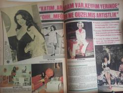 Pazar Haftalık Aktüalite Sinema Tiyatro Müzik ve Magazin Dergisi - 23 Mart 1973 - Sayı:861 - Seher Şeniz - Nicole Solinas - Nazan Şoray, Tanju Gürsu ve çiftetelli - Göksel Arsoy - Orhan Günşiray - Soley Arsoy - Meliha Şoray - Gülay Alp şarkıcılığı bıraktıktan sonra şimdilik geçimini bol bol seyahat ederek sağlıyor - Gülay Alp - Eva Bender Bu Gidişle Nereye Varır? - Halit Refiğ - Ülkü Özen - Ertem Eğilmez - Abdurrahman Keskiner - Melek Görgün - Feri Cansel'in burnuna nazar değdi - Bahar Erdeniz'in başına ne geldiyse bu fotoğraflardan geldi - ''Gül Tener şişmanlayınca fayran etti - Zeynep Aksu - Yıldırım Gencer - Yılmaz Köksal - Yeşim Yükselen - Çetin İnanç - Ajda Pekkan ''Her devrin yıldızı'' fotoğraf ve haberi - Tam Takım Dergi