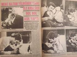 Pazar Haftalık Aktüalite Sinema Tiyatro Müzik ve Magazin Dergisi - 18 Ocak 1974 - Sayı:904 - Filiz Akın - Prenses banu - Rüçhan Adlı aşkı Türkan Şoray'ın en büyük macerası oldu - Nur Ay herşeye veda etti - Aytekin Akkaya - Sevda Ferdağ: 1973'te yorgunluktan canım çıktı. 1974'te dinleceğim'' diyor - Salih Güney - Atilla Alpsakarya - Neşe Karaböcek - Gül Tener - Seher Şeniz Dev Posteri - Özden Yüce - Kadir İnanır - Osman Faruk Seden - 1973 yılında asker olan erkek kardeşi ölen Piraye Uzun yeni yıldan çok şey bekliyor - Figen Han'a soyunmak yasak - Melek Görgün de, Seyyal Taner de sevgililerin sözünden dışarı çıkmıyorlar fotoğraf ve haberi - Posterli Tam Takım Dergi