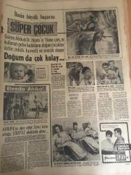 HÜRRİYET GAZETESİ 27 ŞUBAT 1968 YIL :20 SAYI :7125---İki kuduz köpek 26 kişiyi ısırdı --61 gaziye İstiklal Madalyası verildi ----10 gündür  önce meçhul bir otomobilin çarptığı üniversiteli genç öldü ---İki Emniyet Müdürünü öldüren polis ,30 yıl hapse  mahkum oldu ---Bir atom aliminin açtığı  paket  patladı  ve ölümüne sebep oldu ---Konya da savcının ki de dahil 100 otomobilin  lastiklerini şişlediler ---Seyahat şirketi sahibi Alman kadın otobüsü hep kendisi kullanıyor ---Makarios ,oyların yüzde  95 ni aldı --Elmasa el süren  Amerikalı genç kız feci şekilde öldü ----Avrupa ya akın eden  Zenci kızlar  soluğu Striptiz okulunda  alıyor ---Bütün İzmir Göztepeli ---Fenerbahçeliler dün memnun döndüler ---Gol kralı olmayı düşünmüyorum --Altınordulular : Berabere kalacağımız maçı hakem  aleyhimize  çevirdi ---Alaettin Şensoy ---İki  ton yükle 60 derece dik yokuşa tırmanan  elektrik  kontrollü  Cemse  yapıldı --Tekniğin son  harikaları  sergilendi -----