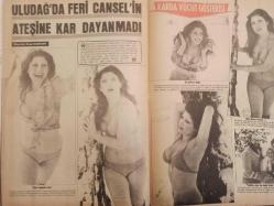 Pazar Haftalık Aktüalite Sinema Tiyatro Müzik ve Magazin Dergisi - 22 Şubat 1974 - Sayı:909 - Feri Cansel - Sevinç Pekin - Türk sinemasında on yıl - Lütfi Ömer Akad - Metin Erksan - Yılmaz Güney - Atıf Yılmaz - Memduh Ün - Ertem Göreç - Osman Faruk Seden - Halit Refiğ - Duygu Sağıroğlu - Bilge Olgaç - Orhan Elmas - Feyzi Tuna - Zeki Ökten - Safa Önal - Ertem Eğilmez - şantöz Aylin ''Ara sıra çıplaklık lazım'' diyor - Şerif Gören ve Yılmaz Koç adındaki asistan Kadir İnanır'la kavga ettikten sonra Gerede'yi terk ettiler - Türkan Şoray - Mine Mutlu - Muzaffer Özpınar - Mine Mutlu - Monica Papetti - Ceyhan Cem Dev Posteri - Prenses Banu - Salih Güney Dosyası - Tugay Toksöz - İpek Güney - Haydar Dümen - Oya Peri: ''Öldüm öldüm, dirildim'' - Yeşim Yükselen, Gamze Öz'ün eski eşiyle evleniyor - Erdinç Öz - Uludağ'da Feri Cansel'in ateşine kar dayanmadı fotoğraf ve haberi - Posterli Tam Takım Dergi