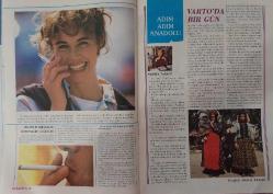 AK KADIN DERGİSİ-AK-KADIN-DERGİ-AKBANK-ARMAĞAN-SAYI:26-KAPAK-FOTOĞRAF-RÖPORTAJ-1988-YUVARLAK MASADA KADIN KADINA-KİTAPLARIN DİLİ-ÇİÇEK BAHÇESİ-MÜZİK VE EĞİTİMİ-İSTANBUL FESTİVALİ-TİYATRODA 40.YIL-NEDRET GÜVENÇ-YÖNETMEN-RENGİM GÖKMEN-MAVİ GÖKLERİN KORKUSUZ KADINLARI-PİLOT VE PARAŞÜTÇÜLER-NAZAN SERTOĞLU-KÖŞE SOHBETİ-YARGIYI ZAMAN BIRAKALIM-İSTANBUL'DA YABANCI SANATÇILAR-ALMA DİETER GLATE-ASOS-SAFRANBOLU EVLERİ-SAĞLIĞIMIZ-ADIM ADIM ANADOLU-VARTO'DA BİR GÜN-UYKUSUZLUK-UYKU İLAÇLARINDAN UZAK DURUN-RÜYA GÖRMEK RUH SAĞLIĞINA İŞARETTİR-GÜZELLİK KÖŞESİ-UZMANINIZ SİZLERLE-GÜLAY KOLÇAK-SERAP DEMİRKÖZ-YENİ BİR TV DİZİSİ-KURTDERELİ MEHMET PEHLİVAN-NESRİN SEYREK-YEMEK KÖŞESİ-BİZİM MUTFAĞIMIZDAN-MODADA GÜL VE PASTEL RENKLER-BAHARİYE SANAT GALERİSİ-İSTANBUL MAGAZİN-KENAN ÖZBEL-PLAK DÜNYASINDA KADIN