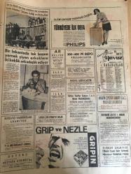 HÜRRİYET GAZETESİ 11 ŞUBAT 1968  YIL :20 SAYI :7109---Vietnam bir atom harbinin eşiğine  geldi ---Emeklilere avans verilmesi düşünülmüyor ----Borsa başkan nı  elinden  aldığı kendi tabancası ile öldürdü ---Katil kadın uğruna elimi kana buladığım  kocam  beni boşadı ,herşey  boş ---İstanbul Şehirliler Derneği trafik ve gürültü için tedbir alacak ---İngiltere de esir pazarından kız satın almağa kalkan  bir  genç cebindeki  paradan oldu ---Galatasaray 'ın intikamı  acı  oldu ---Nurweiller  dün geldi ve Fenerbahçe  formasını  giydi ---Eskişehir ,Bursa yı devirmek azminde --Lider Fenerbahçe sonuncu  Vefa ile karşılaşıyor ---Mersin de zorlu  bir mücadele  I.Yurdu -A.Ordu --Adana D.Spor lider İzmir spor  önünde ---Mukavemel ekibimiz  sonuncu ---Şekerspor :1 Demirspor : 0---Alman kadın 2 çocuğunu 5 katlı binadan aşağı atıp  intihar etti ---Hisar Pavyonu : Gülşen Ateş ,Marija ,Zaza ---