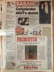 Sabah Gazetesi - 22 Eylül 1999  - Türkiye - Gazete - Eğitim - Dava - Ay - Otel - AP - Sanayi - Deprem - Tekstil - Ordu - Uçak - Bengü - Adamlar - Kurtarma - Yunanistan - Ceza - Altın - Uydu - Cumhurbaşkanı - Şili - Beşiktaş - Mezarlık - Mezar - Aşı - Merkez Bankası - Fransa - Öğrenci - Mahkeme - Yavuz Donat - Başbakan - Polis - Tıp - Spor - Galatasaray - Maç - Saray - Şampiyonlar Ligi - Savunma - Gol - Kale - Fatih Terim - Hagi - Zara - Oyuncu - Sel - Hertha Berlin - Mehmet Ağar - Hakan Şükür - Teknik Direktör - Chelsea - SEM - Taraftar - Leonardo - AC Milan - Sergi - Hakem - Taffarel - Emrah - Brezilya - Juventus - Seçim - Futbol - Emre - Hasan Şaş - Defans Oyuncusu - Lazio - Futbolcu - Real Madrid - Bayern - Bayern Münih - Rangers - Avusturya - Norveç - Arsenal - Rosenborg - Barcelona - Mars - BM - Olympiakos - Eder - Kule - Agu - Ege - ABD - Televizyon - Elektrik - Roman - Can Dündar - Isla - Baraj