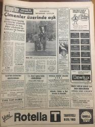 HÜRRİYET GAZETESİ 14 MAYIS 1968 YIL :21 SAYI :7199--Fransa da hayat felce uğradı --AP ,ikili anlaşmalarla ilgili açıklama yaptı ---İşçilere  sahte  çalışma belgesi satan bir Türk Yugoslavya da tevkif edildi ---Rus Generali Çekoslovakya Müdahale Hazırız Dedi ---Bir kilo  rakı içen şoförü  ,polis ancak   otomobiline  ateş açarak durdurabildi ---Cerrahpaşa da   bir  hastanın iç ve orta kulağı değiştirildi ---25 yaşındaki kızın  boyu bir hormon iğnesi sayesinde uzatıldı ---Fenerbahçe  rekor kırıyor --Adaylar :Hacettepe Vefa Demirspor ve Şekerspor ---Derece alan beş vitrin ---Firari şakiler hasımlarını kurşuna dizdi --Seçim Konuşmaları : Feyzioğlu :Solcu muhalefet düzeni yıkma çabasında ---Ankara Ana Tamir Fabrikasında kayak takımı ,baston tüfek ile akü  bile yapılıyor ---