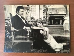 Kartal Tibet & Hülya Koçyiğit / Sarmaşık Gülleri Lobi Kart