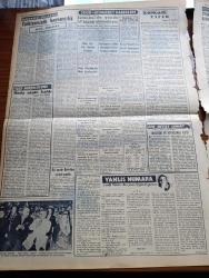 Vatan Gazetesi - 20 Şubat 1956 - Milli Takım Tarih Yazdı - Türkiye Macaristan'a 3 1 Galip Geldi - Vatan Haini Stalin Yazan Ahmet Emin Yalman Köşe Yazısı - S. Gusztav Macarlar Türklerin Taktiği Karşısında Aciz Kaldılar Dedi - İttihat ve Terakki Fırkasının Son Umumi Katibi Mithat Şükrü Bleda Vefat Etti - Yunanistan Seçimlerinde Karamanlis Başta Gidiyor -  Yanlış Numara Yazan Lucille Fletcher Yazı Dizisi - İstanbul'da Günde 57 Köpek Öldürülüyor - Doğu Karadeniz'de Mısır Karaborsada - İşçi Bankası Kuruluş Hazırlıkları - Azerbaycan Kültür Derneğinin 8. Kültür Kongresi Toplandı - Geçmişte Bugün Yazan Feridun Fazıl Tülbentçi Yazı Dizisi - Abbasiler Devletinin Sonu Ve Osmanlı Padişahlarının Halifeliği - Kasım Gülek İktidar Da Bizim Gibi Hesap Versin Diyor - Gazeteci Ceyn Arden'in Maceraları - Yeni Bir Tony Curtis - Tülin Korman Yılın Sanatkarı Seçildi - Okuyucu Fikir Ve Şikayetleri - Tiyatro Tenkidleri Yazan Ayşe Nur - Cinsi Cazibe Bombası Diana Dors'un Giydiği Elbise - Televizyon Kaç Para