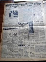Vatan Gazetesi - 20 Şubat 1956 - Milli Takım Tarih Yazdı - Türkiye Macaristan'a 3 1 Galip Geldi - Vatan Haini Stalin Yazan Ahmet Emin Yalman Köşe Yazısı - S. Gusztav Macarlar Türklerin Taktiği Karşısında Aciz Kaldılar Dedi - İttihat ve Terakki Fırkasının Son Umumi Katibi Mithat Şükrü Bleda Vefat Etti - Yunanistan Seçimlerinde Karamanlis Başta Gidiyor -  Yanlış Numara Yazan Lucille Fletcher Yazı Dizisi - İstanbul'da Günde 57 Köpek Öldürülüyor - Doğu Karadeniz'de Mısır Karaborsada - İşçi Bankası Kuruluş Hazırlıkları - Azerbaycan Kültür Derneğinin 8. Kültür Kongresi Toplandı - Geçmişte Bugün Yazan Feridun Fazıl Tülbentçi Yazı Dizisi - Abbasiler Devletinin Sonu Ve Osmanlı Padişahlarının Halifeliği - Kasım Gülek İktidar Da Bizim Gibi Hesap Versin Diyor - Gazeteci Ceyn Arden'in Maceraları - Yeni Bir Tony Curtis - Tülin Korman Yılın Sanatkarı Seçildi - Okuyucu Fikir Ve Şikayetleri - Tiyatro Tenkidleri Yazan Ayşe Nur - Cinsi Cazibe Bombası Diana Dors'un Giydiği Elbise - Televizyon Kaç Para