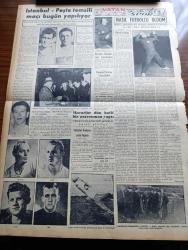 Vatan Gazetesi - 15 Şubat 1956 - Ahmet Emin Yalman Köşe Yazısı - Demokrat Parti Grubunda Basına Şiddetli Hücumlar Yapıldı - Randall Türkiye Ekonomik İşleri Halle Başladı Diyor - Gerze Yangınında 17 Kişi Öldü 833 Ev 300 Dükkan Yandı - Kırklareli İçindeki Sel Suları Dün Sabah 50 Santim Yükseldi - Yanlış Numara Yazan Lucille Fletcher Yazı Dizisi - Şehir Tiyatrosu Artistlerininin Zam İşi Dün Görüşüldü - Kıbrıs Türktür Cemiyeti Üyelerinin Duruşmasına Devam Olundu - Vergi Beyannameleri 1 Marttan İtibaren Alınmaya Başlanıyor - Geçmişte Bugün Yazan Feridun Fazıl Tülbentçi Yazı Dizisi - Bursa Askeri Lisesi - Sovyet Komünist Partisi Kongresi Dün Açıldı - Gazeteci Ceyn Arden'in Maceraları Çizgi Roman - Hoş Memo Karikatür - Bir Hapishane Kaçağı Televizyonda Konuştu - Okullarda Ahlak Dersinin Okutulması Hakkında Teklif - Tiyatro Programı - İstanbul Peşte Temsili Maçı Bugün Yapılıyor - Voleybol Türkiye Birincilikleri - Nasıl Futbolcu Oldum Yazan Ferenc Puşkaş- Beşiktaş Beyoğluspor Maçı