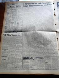 Vatan Gazetesi - 12 Şubat 1956 - 6 7 Eylül Hadiselerinden Sanık Kıbrıs Türktür Cemiyeti Mensuplarının Duruşması Yarın Başlıyor - Kasım Gülek Adnan Menderes'i Radyoda Münakaşaya Davet Ediyor - Ahmet Emin Yalman Köşe Yazısı - İsmet İnönü Ani Olarak İstanbul'a Geldi - Hürriyet Partisi Ankara İl Merkezi Dün Açıldı - Sovyetlere Verilen Cevabi Notamız Açıklandı - Türk Suriye Sınırında Aşiretler Çarpıştı 5 Kişi Öldü - Genç Dorothy Lamour - Migros Türk - Sülün Osman Bursa'dan Getirildi - Türk Gazeteciliği Yazan Enis Tahsin Til - Mahkumları Koruma Ve Kurtarma Cemiyetin Kuruluyor - Geçmişte Bugün Yazan Feridun Fazıl Tülbentçi Yazı Dizisi - Nevrozin Ağrı Kesici - Konya İmam Hatip Okulu Müdürü Bekir Elam İle Bir Görüşme - Galatasaraylılar Cemiyeti Kongresi - Asaf Çiyiltepe Ya Aşk Ya Kavga Şiiri - Sinema Sanatının Bir Öncüsü Jean Vigo - Kaptan Edi Büdü Çizgi Roman - Tunalı Kız Yazan Louis Charles Royer Yazı Dizisi - Tarzan Çizgi Roman - Adnan Veli'den Fantezi - Ankara Peşte Karmaları Maçı