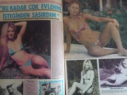 Pazar Haftalık Aktüalite Sinema Tiyatro Müzik ve Magazin Dergisi - 1976 Yılı - Sayı:1044 - Mine Mutlu - Figen Han - Nil Burak evli sevgilisi ile Avrupa'ya gitti - Kadın cengaver modası başladı - Yılmaz Köksal - Cansu Perver - Levent Çakır - Yavuz Laçin - Semra Laçin - Atilla Ergun - Semra Kızılözen - Canan Perver - Yusuf Sezer - Yonca Yücel İspanya'da dans ediyor - Mine Sarı tiyatrodan sekse döndü - Şantöz Yaprak film çevirmeye Tahran'a gitti - Bahar Erdeniz, kulüp başkanı sevgilisiyle Paris'te görüldü - Serpil Örümcer'in Pazar'da çıkan evlenme isteğine yüzlerce mektup, telefon, çiçek geldi - Nazan Şoray yaşadığı tüm aşkları gizliyor - Seyyal Taner'e sahne yasak - Cüneyt Arkın üçüncü çocuğundan sonra meyhanelere veda etti - Murat ve Kaan - Betül Işıl - Gamze Öz inzivaya çekildi - Selma Güneri - Yusuf Sezgin çiftinin ayrılık haberi reklam için çıkarılmış - Kelly St. John - Yürek yakan çılgın Monika fotoğraf ve haberi - Tam Takım Dergi