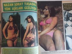 Pazar Haftalık Aktüalite Sinema Tiyatro Müzik ve Magazin Dergisi - 1976 Yılı - Sayı:1044 - Mine Mutlu - Figen Han - Nil Burak evli sevgilisi ile Avrupa'ya gitti - Kadın cengaver modası başladı - Yılmaz Köksal - Cansu Perver - Levent Çakır - Yavuz Laçin - Semra Laçin - Atilla Ergun - Semra Kızılözen - Canan Perver - Yusuf Sezer - Yonca Yücel İspanya'da dans ediyor - Mine Sarı tiyatrodan sekse döndü - Şantöz Yaprak film çevirmeye Tahran'a gitti - Bahar Erdeniz, kulüp başkanı sevgilisiyle Paris'te görüldü - Serpil Örümcer'in Pazar'da çıkan evlenme isteğine yüzlerce mektup, telefon, çiçek geldi - Nazan Şoray yaşadığı tüm aşkları gizliyor - Seyyal Taner'e sahne yasak - Cüneyt Arkın üçüncü çocuğundan sonra meyhanelere veda etti - Murat ve Kaan - Betül Işıl - Gamze Öz inzivaya çekildi - Selma Güneri - Yusuf Sezgin çiftinin ayrılık haberi reklam için çıkarılmış - Kelly St. John - Yürek yakan çılgın Monika fotoğraf ve haberi - Tam Takım Dergi
