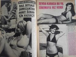 Pazar Haftalık Aktüalite Sinema Tiyatro Müzik ve Magazin Dergisi - 1976 Yılı - Sayı:1052 - Feri Cansel - Melek Görgün - Tyrene Power'in seks yıldızı kızı şarkıcı kocasıyla İstanbul'a geldi - Romina Power Türkiye'de bir film çevirecek - Toto Karaca sanat hayatına verda ediyor - Hülya Tuğlu yılbaşında şarkıcı oluyor - Mine Sun ''Alaturkaya gitmem'' diye batı müziğine geçiş yaptı - Müşerref Tezcan'ın büyük jesti - Hale Soygazi şarkıcılıktan Ahmet Özhan için vazgeçti - sevda Karaca bu yıl sinemaya hız verdi - Feri Cansel ikinci kez hamile kaldı - Müjde Ar eski eşini dilinden düşürmüyor - Samim Değer - Orhan Elmas - Serdar Gökhan - Mine Mutlu evliliğin eşiğinden geri döndü - Ünal Çulha - Gamze Öz ve Turgay Oylum dört yıllık nişanlılık dönemi sonunda evlilik kararı aldılar - Hüseyin Oylum - Nişanlısı Yonca Yücel'i İtalya'dan getirdikten hemen sonra nişanı bozdu - Ali Rıza Binboğa ile aşkları Başkent'te de devam ediyor - Kayıp Fatma Belgen- Melek Görgün - Nina Carter - Tam Takım Dergi