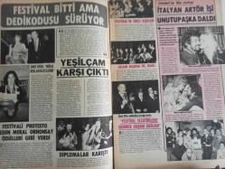 Pazar Haftalık Aktüalite Sinema Tiyatro Müzik ve Magazin Dergisi - 1976 Yılı - Sayı:1057 - Arzu Okay - Ceyda Karahan - Nebahat Çehre ikinci balayında - Esengül'e şarkıda futbolcu eşlik etti - Esin Afşar oğlunu şarkıyla büyütüyor - Barış Manço gelirken Ayla Algan gidiyor - Elbiseleri yanan Nil Burak acısını eğlenerek unutuyor - Serpil Örümcer eğlence yerlerinde de üzgün - Berkant - Ümit Utku: ''Meral Orhonsay reklam hastasıdır'' - Yeşilçam karşı çıktı - Mustafa Akad - Julien Jenger - Mustafa Akad - Melisa Mell - Yonca Yücel - Karin Well - Harika Değirmenci'ye Yeşilçam yasak! - Filiz Akın İstanbul yerine Ankara'da sahneye çıkıyor - Osman Kavran - Fahrettin Arslan - Bülent Ersoy - Mine Mutlu evlilik hazırlığı yaparken eski aşklarından da kurtulamıyor - Ünal Çulha - Melih Gülgen - Seher Şeniz 77 - Nesrin Topkapı - Arzu Okay, Salih Güney iki filmde birden oynuyor - Sami Tunç - Turgut Boralı - Gülşen Gürsoy - Macit Flordun - Pervin Par - Yurdanur Gerçeker - Lynda Waters - Tam Takım Dergi