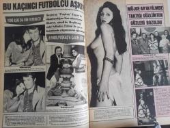 Pazar Haftalık Aktüalite Sinema Tiyatro Müzik ve Magazin Dergisi - 20 Ocak 1977 - Sayı:1061 - Sevim Tuna - Jilly Johnson - İlhami Gencer - Ümit Aksu - Sinan Bilsel - Ayten Alpman - Ayhan Işık'ın hastalanması Göksel Arsoy'un işine yaradı - Sebahat Filmer - Ayhan Işık - PEkcan Koşar - Süheyl Denizci - Süreyya Duru - Mesut Uçukan - Vedat Türkali - Yücel Çakmaklı - Osman Faruk Seden - Aynur Aydan Hollanda'da tutuklandı - Sibel Egemen her okula gidiyor, hem şarkı söylüyor - Aynur Akarsu - Puşkaş Ergun - Müjde Ar'ın filmde taktığı gözlükten gözleri bozuldu - Orhan Elmas - İsmail Hakkı Şen - Hüseyin Özşahin - Feri Cansel - Filiz Ersürel - Fikret Hakan - Sevim Tuna'nın artık yürüyen bir evi var - Marisa Mell, ülkesinde bol bol soyunuyor - şantöz Yaprak - Seçil Heper Yeşilçam'a ''Hayır'' TV filmine ''evet'' - Mine Sun'un sahne yaşamı başlamadan bitti - Selma Güneri - Çeler Doğan - Sema Koçak - Belgin Koçak - Kenan Özcan - Çetin Vural - İbrahim Kayan - Ünal Çulha - Mine Mutlu - Tam Takım Dergi