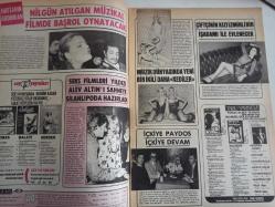 Pazar Haftalık Aktüalite Sinema Tiyatro Müzik ve Magazin Dergisi - 17 Şubat 1977 - Sayı:1065 - Seyyal Taner - Judi Bloom - Nilgün Atılgan müzikal filmde başrol oynayacak - Seks filmleri yıldızı Alev Altın'ı sahneye Rıza Silahlıpoda hazırladı - Yeliz - Selçuk Ural - Salim dündar - Sevda Karaca - Seyhan Gümüş - İçkiye paydos içkiye devam - Engin Evin - Tülay Karaca - Prenses Banu'nun işi bırakması Tülay Karaca'ya yaradı - Sezen Aksu film teklifini geri çevirdi - Müjde Ar da şarkıcılığa hazırlanıyor Müşerref Tezcan'ın üstüne benzin dökülüp yakılacak - Ayhan Işık firmasının dışına çıktı - Fikret Hakan - Necla Nazır - Gönül Hancı - Seyyal Taner - Yonca Yücel'in şansı yurt dışında açıldı - Arzu Okay'ın bahtına hizmetçilik çıktı - Muzaffer Tema, Amerika'ya yerleşiyor - Mine Soley yaşamını tek başına sürdürüyor - Figen Han şövalye modasını uyguluyor - Berrin Baran dansözlük ve sinemadan sonra şansını bu kez de kantoculukta deniyor - İtalyan bombası Lilli Carati haberi - Tam Takım Dergi