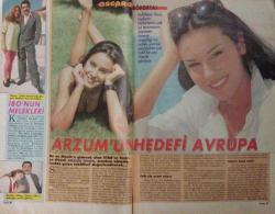 MİLLİYET OSCAR TV MAGAZİN DERGİSİ- MİLLİYET-OSCAR-DERGİ-6 KASIM-12 KASIM-1994-YIL:2-SAYI:57-KAPAK-FOTOĞRAF-RÖPORTAJ-TÜRKİYE'NİN EN BÜYÜK TELEVİZYON MAGAZİN SİNEMA DERGİSİ-ARZUM ONAN-STAR'IN GÜZELİ-ANJELICA HUSTON-ANJELICA HUSTON'DAN CADILAR-PEMBE DİZİLERDE NELER OLACAK-TANER DEDEOĞLU-ANKARA KULISI-ISTANBUL KULISI-HABABAM SINIFI SINIFTA KALDI-TARIK AKAN-HALIT AKÇATEPE-KEMAL SUNAL-TAKVİM KIZI CİNAYETLERİ-SHARON STONE-SELVİ BOYLUM AL UAZMALIM-KADİR INANIR-TÜRKAN ŞORAY-TEHLİKELİ GÖREV-İFTİRA-KADIN DEDEKTİFLER-YALAN RÜZGARI-SONSUZ AŞK-MÜGE'DEN BÜYÜK ATAK-MÜGE AKYAMAÇ-NİLÜFER'IN DÖNÜŞÜ-NİLÜFER AÇIKALIN-MUZİP SELDA-SELDA BAĞCAN-HÜLYA UĞUR-NİL ÜNAL-ARZUM'UN HEDEFİ AVRUPA-IBO'NUN MELEKLERI-MUTLU FALCI-YASEMIN BORAN-PAZAR ŞÖLENİ EBRU İLE GÜZEL-EBRU CÜNDÜBEYOĞLU-KARDEŞ DESTEĞİ-SEDA SAYAN-SEDAT SAYAN-ANA'DA KADIN ERKEK SAVAŞI-ÜÇ DEV BULUŞTU-DENNIS QUAID-DEBRA WINGER-ARLISS HOWARD-TANYA TAM GAZ-DOLP DAMAT OLUYOR