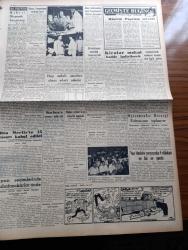 Vatan Gazetesi - 10 Temmuz 1956 - Şiddetli Zelzelelerden 101 Yunan Adası Büyük Hasar Gördü - Stalin Çarların Hafiyesi İfşaatı Yapan Alexander Orlov Yazı Dizisi - Ege Bölgesindeki Depremde İzmir'de Bazı Evlerin Duvarları Çatladı - Zamların Tatbiki Geri Bırakıldı - Gider Vergisi Tasarısı Meclis Gündemine Girdi - Kıbrıs Meselesi Cuma Günü Meclis'te Görüşülecek - Türkiye Milli Talebe Federasyonu'nun Yıldönümü Kutlandı - Amerikan Cumhurreisi Muavini Richard Nixon Ankara'da - İstanbul'un En Eski Süpürge ısı Madam Rebeka - Akşam Gazetesi İdare Müdürü Nazım Dersan'ın Cenazesi Kaldırıldı - Madem İşçileri 6 Ay Askerlik Yapacak - Hoş Memo Karikatür - General Ali Fuat Cebesoy'un Siyasi Hatıraları Yazı Dizisi - Cimcimeler Karikatür - Ella Sinders Karikatür - Marlene Dietrich - Galatasaray İngiliz Antrenörü George Dick İle Anlaştı - Adaletli Selahattin Ve B. Erol Fenerbahçe'ye Girmek İstiyor