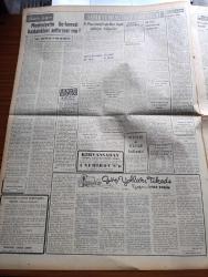 Vatan Gazetesi - 25 Aralık 1953 - Ahmet Emin Yalman Köşe Yazısı - İkramiyeler Kanunu Bugün Çıkıyor - Yeni Fransız Cumhurbaşkanı Rene Coty Merasimle Paris'e Gidiyor - Sovyetler Birliğinde Beria Ve Altı Suç Ortağı Odam Edildiler - Zeki Müren Siemens Radyo Reklamı - Hergün Yediğimiz Ekmek Gayri Sıhhidir - Kürtaj Davasına Dün Devam Edildi- Adana'da Güney Sanayi Dokuma Fabrikası Yandı - Göç Yolları Tıkadı Yazan İlhan Engin Yazı Dizisi - Çin Hindin'de Komünistler İlerliyor - Veba Yazan Albert Camus Yazı Dizisi - Afrika'da 4 Ay Yazan Tunç Yalman Yazı Dizisi - Kaptan Paşa Yazan Jeanne De Recqueville Yazı Dizisi - Galatasaray Simmering Maçı Yapılamadı - İstanbulspor Antrenörü Vilmos Herpern Gitti - Vakko