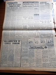 Vatan Gazetesi - 25 Haziran 1956 - Muhalif Partiler Toplanma Ve Gösteri Tasarısını İnceliyorlar - İzmir'de Şiddetli Yağmurlar - Fenerbahçe'nin Vefa'yı Yendiği Maçtan Fotoğraf - Mareşal Tito Bükreş'te - EOKA'yı Temizleme İşinin Resmen Bittiği Açıklandı - Türkiye Suriye Sınırında Bir Hadise Oldu - Irak Hava Gücü - Hava Kahramanları Yazan Joseph Kessel Yazı Dizisi - Milli Korunma Kanununa Dair Yazan Doktor Nihat Türel - Tek Kelime Konuşulmayan Sağır Ve Dilsizler Cemiyeti Kongresi - Geçmişte Bugün Sultan Abdülmecid'in Ölümü - Irak Kralı Türkkuşu Ekibini Kabul Etti - Hoş Memo Karikatür - Sovyet Havacılık Gösterileri Yağmur Altında Yapıldı - İstanbul Radyosunun 31 Yaşındaki Müdürü Doktor Nevzat Atlığ - General Ali Fuat Cebesoy'un Siyasi Hatıraları Yazı Dizisi - Cimcimeler Karikatür - Ella Sinders Karikatür - Pıtırcıkla Babası Karikatür - Amerika'yı Altüst Eden İpnotizma - Jeanne D'arc'ın 500. Yıldönümü Kutlandı - Sofya Enternasyonal Atletizm Müsabakaları - Tenis Federasyonu Faaliyet Programı