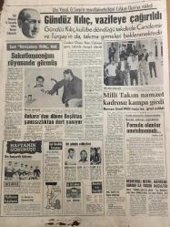 HÜRRİYET GAZETESİ 22 EYLÜL 1964 YIL :17 SAYI :5889--Gaz , benzin ve mazot yüzde  on ucuzlayacak ---İzmir de ki kardeş katili idam talebi ile  adliyeye sevk edildi ---Değiştirme Birliği için şartlarımız bildirilecek ---Kucağında çanta ile mücevher  bulan kadının 100 lirası çalındı ---Almanya da tahsil  gören köpek ,uçakla Ankara ya döndü ----Makarios ,Türk çıkarmasını 20 bin askerle karşılayacakmış ---Aynı erkeğe aşık olan kadın sokak ortasında kavga  etti ---Polis ,Yunan uyruklara dün  tebligata başladı ---Roma da en lüks otelin damında striptiz yaptı ---850  bin çocuk okul ve  öğretmenden  mahrum ---Gündüz Kılıç ,vazifeye çağrıldı ---Sakatlanacağını rüyasında görmüş ---Ankara dan  dönen Beşiktaş  şanssızlıktan dert yanıyor ---Milli Takım namzet  kadrosu kampa girdi ---Beşiktaşlı Necmi ,mahkeme kararıyla yaşını küçülttü ---Sophia Loren 30 yaşına  bastı ---Hayvanlarda Konuşuyor --