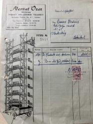 İNŞAAT MALZEMELERİ FATURASI - 4 ARALIK 1963 - NEVZAT ÖZER MÜESSESESİ - İNŞAAT MALZEMESİ TİCARETİ - UNKAPANI, İSTANBUL - OSMAN ERDİNÇ - BAKIRKÖY, İSTANBUL - ISLAK İMZALI, KAŞELİ DAMGA PULLU - 21 x 28 cm EBATLI ORİJİNAL FATURA