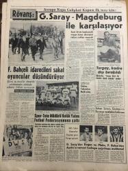 HÜRRİYET GAZETESİ 17 EYLÜL 1964 YIL :17 SAYI :5884---Ağız değiştiren Makarios Sulh Taarruzuna Başladı --Yunan uyruklu Rumlara bir aylık mühlet verildi ---Gürsel ,İran Seyahatini Tehir Etti ---Makarios U.Thant a beş maddelik  bir plan gönderdi ---Kıbrıs için yardım pulu  çıkıyor --2 çocuk annesi kadın gece lisesini birincilikle  bitirdi ---Ruslar bir anda  bütün Dünya yı  yok edebiliyormuş ---Kayıp motor  İmralı Adası  açıklarında bulundu ---Coca-Cola nın 1916  fabrikası  İstanbul da dün istihsale  başladı --Kuduzun yayılmasında  yarasaların rolü büyük ---Galatasaray -Magdeburg  ile karşılaşıyor ---Fenerbahçe idarecileri sakat oyuncular  düşündürüyor --Turgay ,kadro dışı bırakıldı --Spor -Toto Müdürü Haluk Yalım Futbol Federasyonuna Çattı --Galatasaray dan Doğan ve Metin ,Fenerbahçe den Aydın ın namzet  kadroya çağrılması  muhtemel ----Japonlar ,dalgalara meydan okuyan gemi yapıyor --