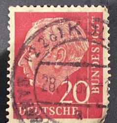 Almanya Pulu - Germany Stamp -  Mektup Zarfından Kesilmiş  / Postadan Geçmiş Pul Filateli - 28.1.1957 Damgalı -  ALMAN PULU, 20 PARA - YABANCI PULLAR