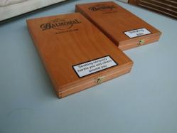 2 Adet BALMORAL AHŞAP PURO KUTUSU ( Menteşeli & Kilitli Kapaklı ) MÜKEMMEL KONSİYONDA ÇOK ŞIK AHŞAP KUTU - Made DOMINICAN REPUBLIC