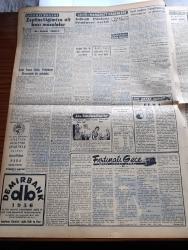 Vatan Gazetesi - 22 Kasım 1955 - Ahmet Emin Yalman Köşe Yazısı - Malatya Belediye Seçimleri Henüz Karara Bağlanamadı - Bulganin Batılılara Delhi'de Hücum Etti - Bağdat Paktı Konseyi İlk Toplantısını Yaptı - Yaralı İran Başvekili Hüseyin Ala Ve Ateş Eden Fotoğraf - Bombay'da 200 Bin İşçi Polisle Çatıştı 22 İşçi Yaralandı - Fırtınalı Gece Yazan Orhan Kemal Yazı Dizisi - Atatürk Filmi İle İlgili Mukavele İmzalandı - İzmir İmam Hatip Yetiştirme Derneğinin Mektubu - Geçmişte Bugün Sultan Birinci Mustafa'nın Cûlusü - Hürriyet Partililer Adnan Menderes'e Cevap Verecekler - Gazeteci Ceyn Arden'in Maceraları - Hoş Memo Karikatür - Lady Chatterley'in Aşıkı Fransa'da Filme alındı - Sonu Gelmeyen Yol Çeviren Burhan Arpad Yazı Dizisi - İslam Tarihinde Düşünen Baş Hazreti Ali Yazan Abdülbaki Gölpınarlı Yazı Dizisi - Şehirden Çizgiler Yazan Orhan Kemal Yazı Dizisi - Gripin - Macar Milli Takımı Geliyor - Kocsis - Puşkaş - Fenerbahçe'de Esaslı Hiç Bir İhtilaf Mevcut Değildir - Enternasyonal Basketbol