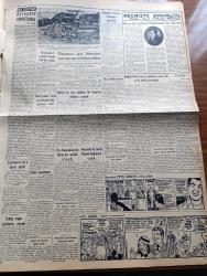 Vatan Gazetesi - 23 Kasım 1955 - Ahmet Emin Yalman Köşe Yazısı - Hükümet İçin Demokrat Parti Grubunda İstizah Açıldı - Konya Mebusu Ziyad Ebüzziya 150 Mebus Hürriyet Partisine Geçebilir Dedi - Bağdat Paktı Konsey Toplantısı Sona Erdi Ve Bir Tebliğ Yayınlandı - CHP Genel Sekreteri Kasım Gülek Seçim Neticesi İktidar İçin Ağırdır - Sarıgüzel'de Çöken Apartmanın İlk Mesulü Ali Rıza Soyunç Adliyede - Beş Şirkete Petrol Arama Müsaadesi Verildi - Nizamettin Nazif Tepedenlioğlu Tahliye Edildi - Fırtınalı Gece Yazan Orhan Kemal Yazı Dizisi - Belediye Tariş'ten 30.000 Kilo Zeytinyağı Aldı - Birleşmiş Milletler Irak Baş Delegesi Fadıl Cemali İsrail Para Koparmaya Çalışıyor Dedi - Geçmişte Bugün Büyük Tarihçi Hammer'in Ölümü Yazan Feridun Fazıl Tülbentçi Yazı Dizisi - Gazeteci Ceyn Arden'in Maceraları Çizgi Roman - Hoş Memo Karikatür - Karaca Tiyatro'nun Rejisörü Müze ofis Ve Tiyatro Sanatı - Sonu Gelmeyen Yol Çeviren Burhan Arpad - 1955 Yılı İçinde En Fazla Tütün Ve Fındık İhraç Edildi