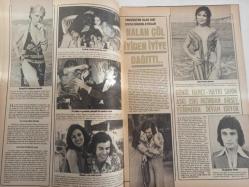 Pazar Haftalık Aktüalite Sinema Tiyatro Müzik ve Magazin Dergisi - 1976 Yılı - Sayı:994 - Arzu Okay - Aynur Akarsu - Oya Peri, Mesut Engin aşkı devam ediyor - Neşe Güngör - Nalan Çöl - Yonca Yücel - Nalan Çöl iyiden iyiye dağıttı.. - Gönül Hancı - Hayri Şahin aşkı eski hızından birş ey yitirmeden devam ediyor - Hayri Şahin - Sevim Tuna 50 yaşında olduğunu yalanlamak için basın toplantısı yapacak - Ceyhan Cem Dev Posteri - Zeki Müren - Behzat Şenyıldız - Hayriye Müren - Tonton yine dayanamadı - Emel Sayın neden kaçtı? - Tarık Akan'ın aşkı, Emel Sayın'ı yollara düşürdü - Erkek Doğup Kadın Yaşayanlar - Yaşamını sürdüren Gülistan Okan yeni evinde yeni düzene hazırlanıyor - Minnoş abla dert dinliyor - Danyal Kopatan - Ümit Utku - Altan Günbay - Hülya Koçyiğit - Selim Soydan - Arap Celal - Hayati Hamzaoğlu - Yıldıray Çınar - Aytaç Arman - Nazan Şoray - Gül Taner - Orhan Gencebay - Türkan Şoray çok üzüntülü - Yıldırım Gencer - Şıklaşmak için berber bile istetti - Posterli Tam Takım Dergi