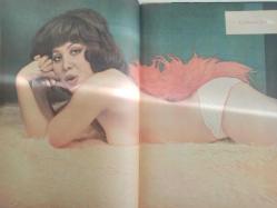 Pazar Haftalık Aktüalite Sinema Tiyatro Müzik ve Magazin Dergisi - 1976 Yılı - Sayı:994 - Arzu Okay - Aynur Akarsu - Oya Peri, Mesut Engin aşkı devam ediyor - Neşe Güngör - Nalan Çöl - Yonca Yücel - Nalan Çöl iyiden iyiye dağıttı.. - Gönül Hancı - Hayri Şahin aşkı eski hızından birş ey yitirmeden devam ediyor - Hayri Şahin - Sevim Tuna 50 yaşında olduğunu yalanlamak için basın toplantısı yapacak - Ceyhan Cem Dev Posteri - Zeki Müren - Behzat Şenyıldız - Hayriye Müren - Tonton yine dayanamadı - Emel Sayın neden kaçtı? - Tarık Akan'ın aşkı, Emel Sayın'ı yollara düşürdü - Erkek Doğup Kadın Yaşayanlar - Yaşamını sürdüren Gülistan Okan yeni evinde yeni düzene hazırlanıyor - Minnoş abla dert dinliyor - Danyal Kopatan - Ümit Utku - Altan Günbay - Hülya Koçyiğit - Selim Soydan - Arap Celal - Hayati Hamzaoğlu - Yıldıray Çınar - Aytaç Arman - Nazan Şoray - Gül Taner - Orhan Gencebay - Türkan Şoray çok üzüntülü - Yıldırım Gencer - Şıklaşmak için berber bile istetti - Posterli Tam Takım Dergi