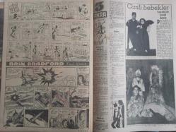 Pazar Haftalık Aktüalite Sinema Tiyatro Müzik ve Magazin Dergisi - 20 Mayıs 1962 - Sayı:295 - Elke sommer - Natalie Wood - Şundan Bundan - Ulvi Uraz - Tolga Teğin - Oya Tara - Faruk Çağlayan - Cutex Ruj Reklamı - Fakir Gerda - Pazar fantazi - Yalçın Kaya - Kibar Hırsız çizgi romanı - Garip ama gerçek - Rio Dolores Serafini - Cilff Richard - Perry Como - Frank sinatra - Yenilmez Yumruk Ben Bolt Çizgi Romanı - Bir Buse Bir Kasırgadır - Çıkmazdaki Gençlik - Natalie Wood soyundu - Ölüm Doktorları - Hitler'in cinsiyetsiz esirleri - Genç Kız Kalbi çizgi romanı - merhamet - Röntgen şuaı - İlham Perileri - İki kişi ölecek - Nadide Erbesler -Zeynep Ziyal - Hanımlarla başbaşa - Zeynep Berk - Paris'te en çok alkışlanan modeller - Miki Fare ve Brik Bradford Çizgi Romanları - Paul Norris - Fıkra - Beterin Beteri - Sabır - Canlı Bebekler - Barbara'nın Gölgesi - Hollywood üzerine yazılmış romanların en güzeli - Serge Dalene - Barbara dokuz gündür meydanda yok! - Tam Takım Dergi