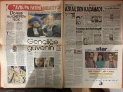 Hürriyet Gazetesi - 21 Kasım 1995  - Türkiye - Gazete - Eder - AP - Savcı - Ay - CHP - Didi - Seçim - DYP - Ordu - Başbakan - Yargı - İstanbul - Ankara - Dida - Fatih Terim - İngiltere - Teknik Direktör - Federasyon Başkanı - Konut - Futbol - Futbol Takımı - Futbolcu - Tarih - LP - ABD - Oktay Ekşi - Ekonomi - Polis - Tansu Çiller - Aşı - Spor - Model - BM - Baraj - MHP - ANAP - Eren - Yazar - Fehmi Koru - Sel - Turist - Cami - Kira - Deniz Baykal - Cumhurbaşkanı - Vize - Pasaport - Film - Ceza - İsveç - Hakan Şükür - Esra - Voleybol - Galatasaray - Dolar - Gol - Saray - Adnan Polat - DNA - Defans Oyuncusu - Oyuncu - Dava - Trabzonspor - Maç - Almanya - Fenerbahçe - Altın - Gümüş - Orman - Sergi - Kale - Turgay Şeren - Transfer - Zico - Brezilya - SEM - Roda - Mehmet Yılmaz - Anayasa - Mahkeme - Fabri - Tony Blair - John Major - GP - Hükümet - Uydu - Meclis - Denetim - Müteahhit - Anayasa Mahkemesi - Nez