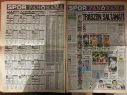 Hürriyet Gazetesi - 21 Kasım 1995  - Türkiye - Gazete - Eder - AP - Savcı - Ay - CHP - Didi - Seçim - DYP - Ordu - Başbakan - Yargı - İstanbul - Ankara - Dida - Fatih Terim - İngiltere - Teknik Direktör - Federasyon Başkanı - Konut - Futbol - Futbol Takımı - Futbolcu - Tarih - LP - ABD - Oktay Ekşi - Ekonomi - Polis - Tansu Çiller - Aşı - Spor - Model - BM - Baraj - MHP - ANAP - Eren - Yazar - Fehmi Koru - Sel - Turist - Cami - Kira - Deniz Baykal - Cumhurbaşkanı - Vize - Pasaport - Film - Ceza - İsveç - Hakan Şükür - Esra - Voleybol - Galatasaray - Dolar - Gol - Saray - Adnan Polat - DNA - Defans Oyuncusu - Oyuncu - Dava - Trabzonspor - Maç - Almanya - Fenerbahçe - Altın - Gümüş - Orman - Sergi - Kale - Turgay Şeren - Transfer - Zico - Brezilya - SEM - Roda - Mehmet Yılmaz - Anayasa - Mahkeme - Fabri - Tony Blair - John Major - GP - Hükümet - Uydu - Meclis - Denetim - Müteahhit - Anayasa Mahkemesi - Nez