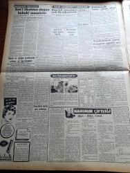 Vatan Gazetesi - 23 Şubat 1955 - Adnan Menderes'in Tuttuğu Yol Yazan Ahmet Emin Yalman Köşe Yazısı - Suriye Türk Irak Paktına Girmiyor - Nevadada Dün Atom Bombası Patlatıldı - Sirkeci Soğuksu Tren Hattı Bitmek Üzere - Saidi Kürdi'ye Isparta'da Her Cuma Tezahürat Yapılıyor - Celal Bayar'a Fahri Hukuk Doktorluğu Verildi - Fırtınadan Dumlupınar Vapurunun Dümen Zinciri Koptu - Hanımın Çiftliği Yazan Orhan Kemal Yazı Dizisi - Emekli Madalyaları Çek İle Ödenecek - Viyana'da Birleşen Eller İsimli Türk Filmi Gösterildi - Gazeteci Ceyn Arden'in Maceraları Çizgi Roman - Haliç'te Sökülen Şanlı Hamidiye'nin Son Durumu - Toprak Sevgisi Senaryo Ve Resim Çetin A. Özkırım Yazı Dizisi - Sir Julius Levy'nin Yükselişi Yazan Daphne Du Maurier Yazı Dizisi - Kamptan Ayrılan Güreşçiler İsmet Atlı Tevfik Yüce Ve Adil Atan Hakkında Tahkikat -  Fenerbahçe Takımı Esaslı Bir Islahata Tabi Tutulacak -  Good Year Lastikleri - Arı Unları - Sulfaderme Yara Merhemi - Bir Brezilya Takımı Türkiye'ye Geliyor - Eskrim